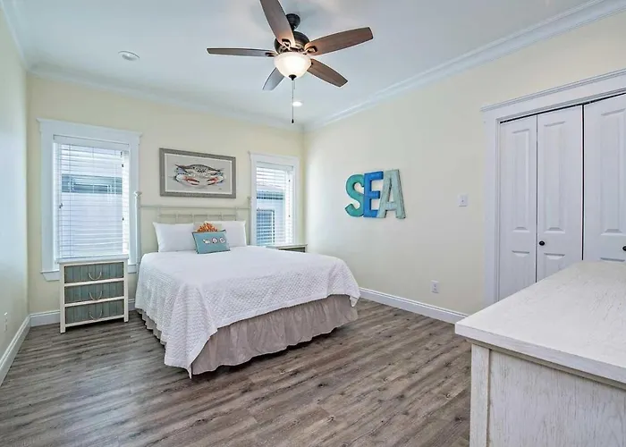 Holiday home N Breezy 10 Bedroom Pool Gulf Shores